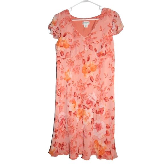 Motherhood Maternity Dresses & Skirts - MOTHERHOOD MATERNITY women's maternity medium vintage peach floral v-neck dress